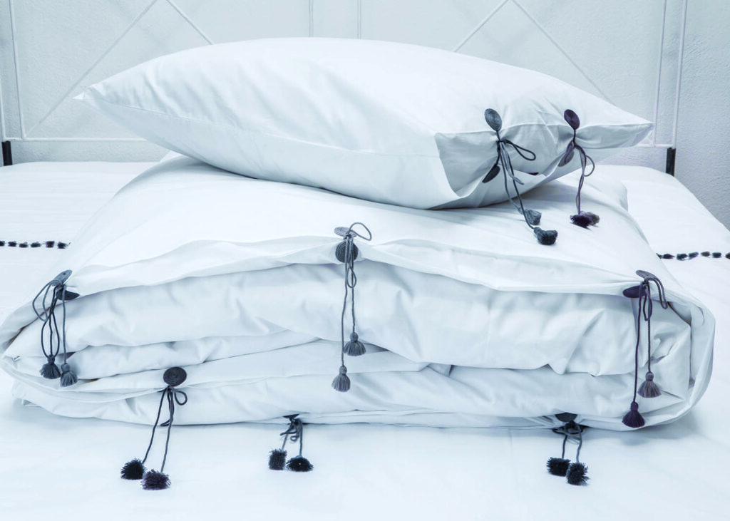 linge de lit detail passementerie couleur