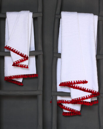 Linge de bain finition Carmin de la collection LAMU design original V. Barkowski