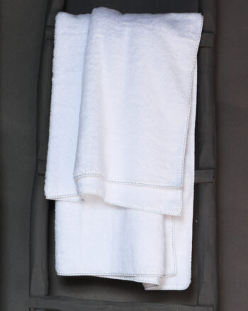 Drap de bain finition water de la collection TRASS design original V. Barkowski