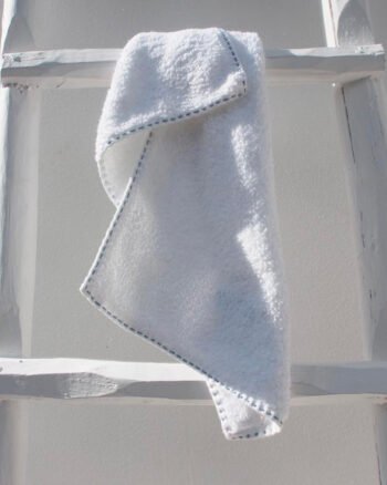 Serviette invité finition water de la collection TRASS design original V. Barkowski