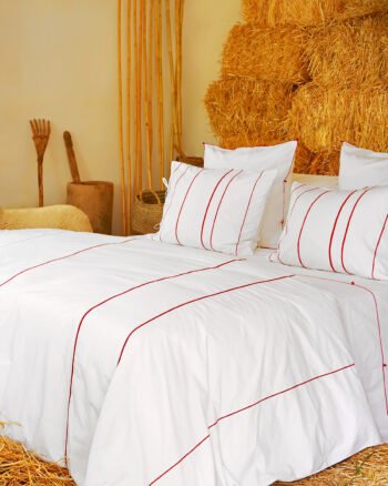ASMARA linge de lit blanc finition carmin par Valérie Barkowski