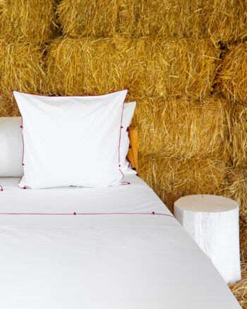 Drap de lit finition Carmin de la collection NIL design original V. Barkowski