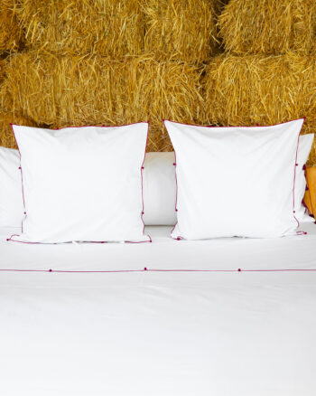 Linge de lit finition Carmin de la collection NIL design original V. Barkowski