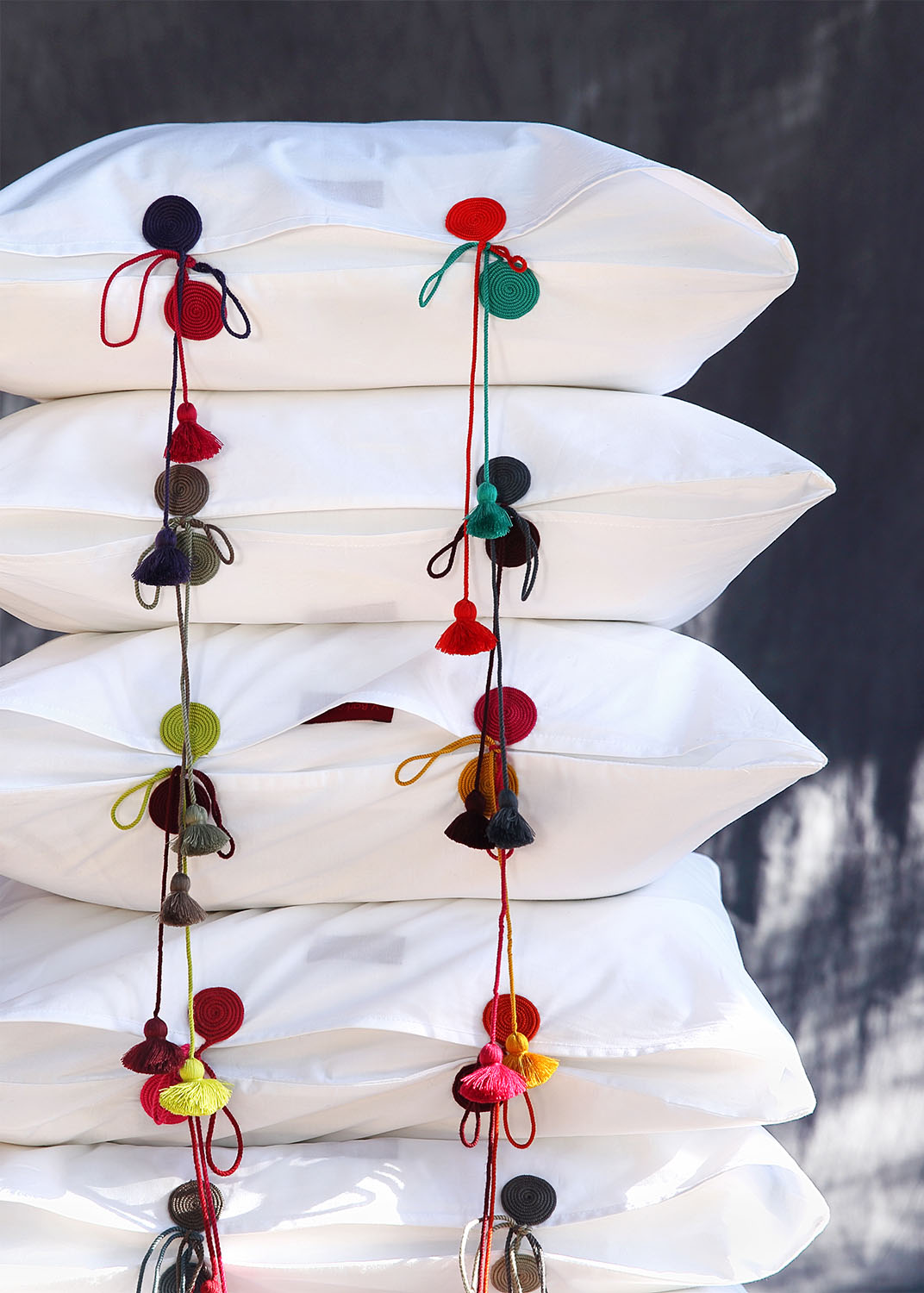 collection coussins brodés finition couleur