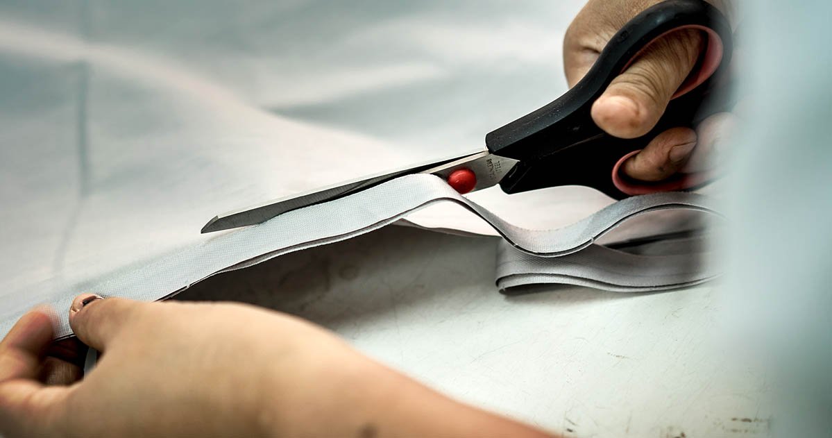 fabrication artisanale du linge découpage