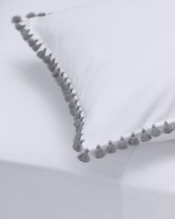 Taie Oreiller Collection LAMU finition Gris design V. Barkowski