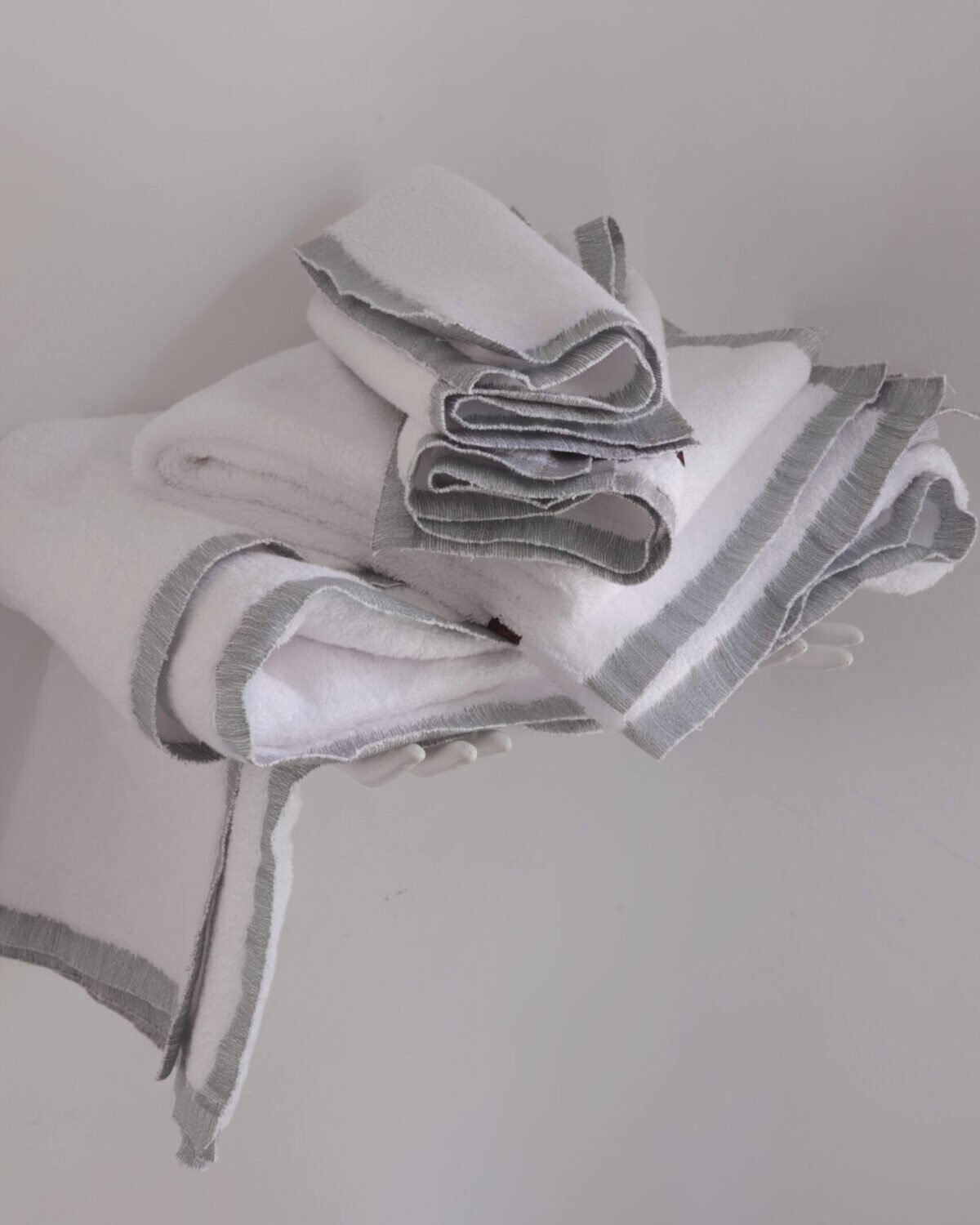 Collection linge de bain CALI finition water design V. Barkowski