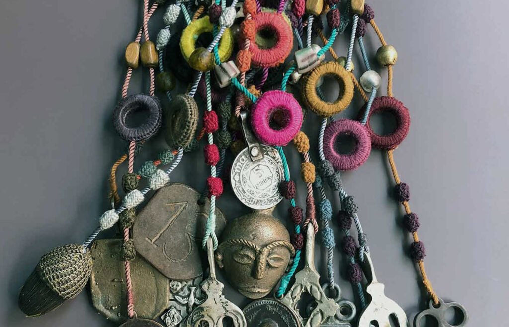 secret necklace detail manufacturing