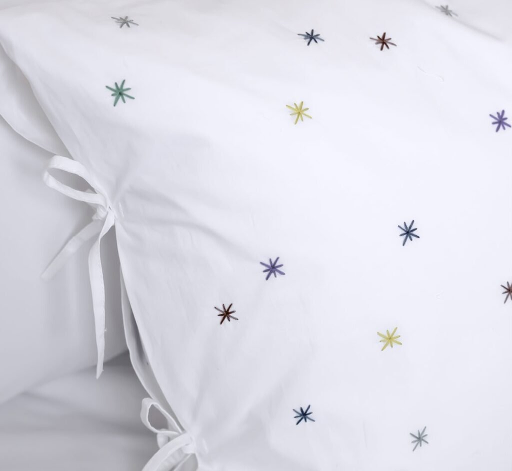 détail taie d'oreiller collection NOON finition Aqua design VBarkowski