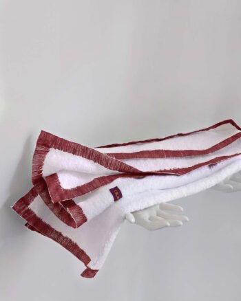 serviette de bain CALI finition carmin design V. Barkowski