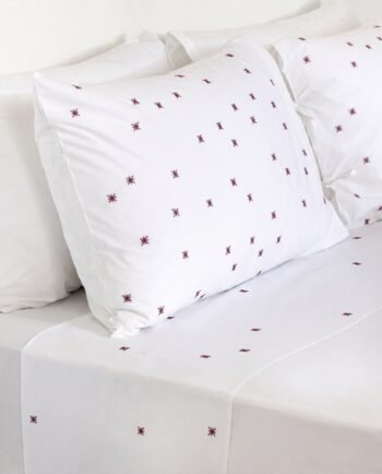 Drap de lit plat blanc en coton avec finitions brodées main NOON