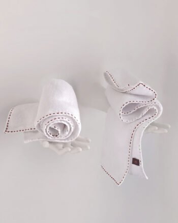 serviette invite blanc TRASS finition carmin design V. Barkowski